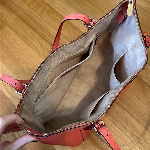 Michael Kors Pre Loved Coral Tote - Picture 6 of 9